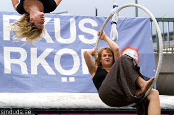 Cirkus Cirkör på Sergels Torg  foto - Christer Folkesson